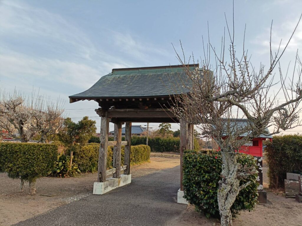 本従寺山門